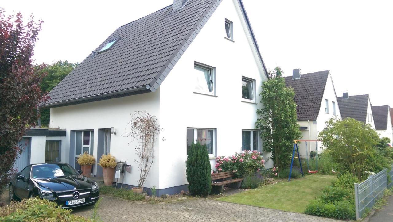 Geraeumiges Ferienhaus In Bad Salzuflen Mit Einfacher Ausstattung, Fuer Geschaeftsreisende, Gruppen Oder Familien Geeignet, 4 Schlafzimmer Eksteriør bilde