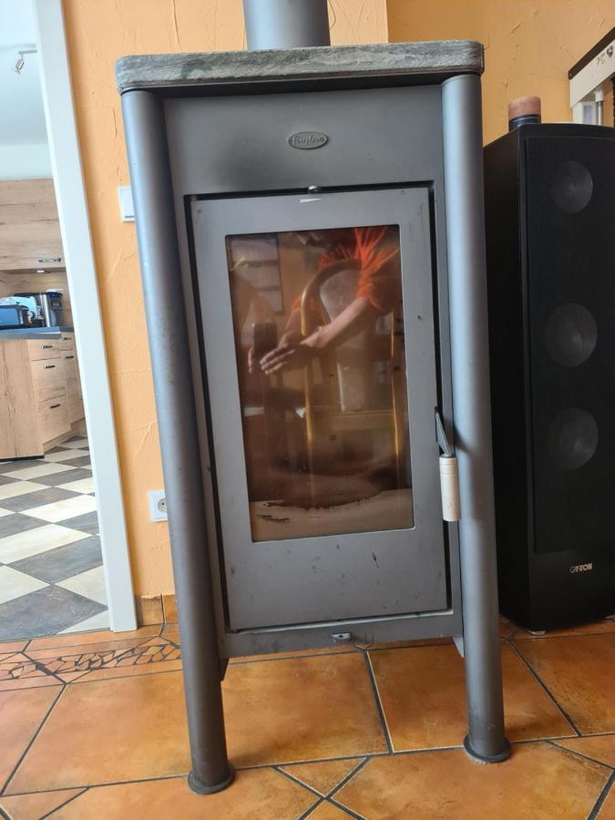 Geraeumiges Ferienhaus In Bad Salzuflen Mit Einfacher Ausstattung, Fuer Geschaeftsreisende, Gruppen Oder Familien Geeignet, 4 Schlafzimmer Eksteriør bilde