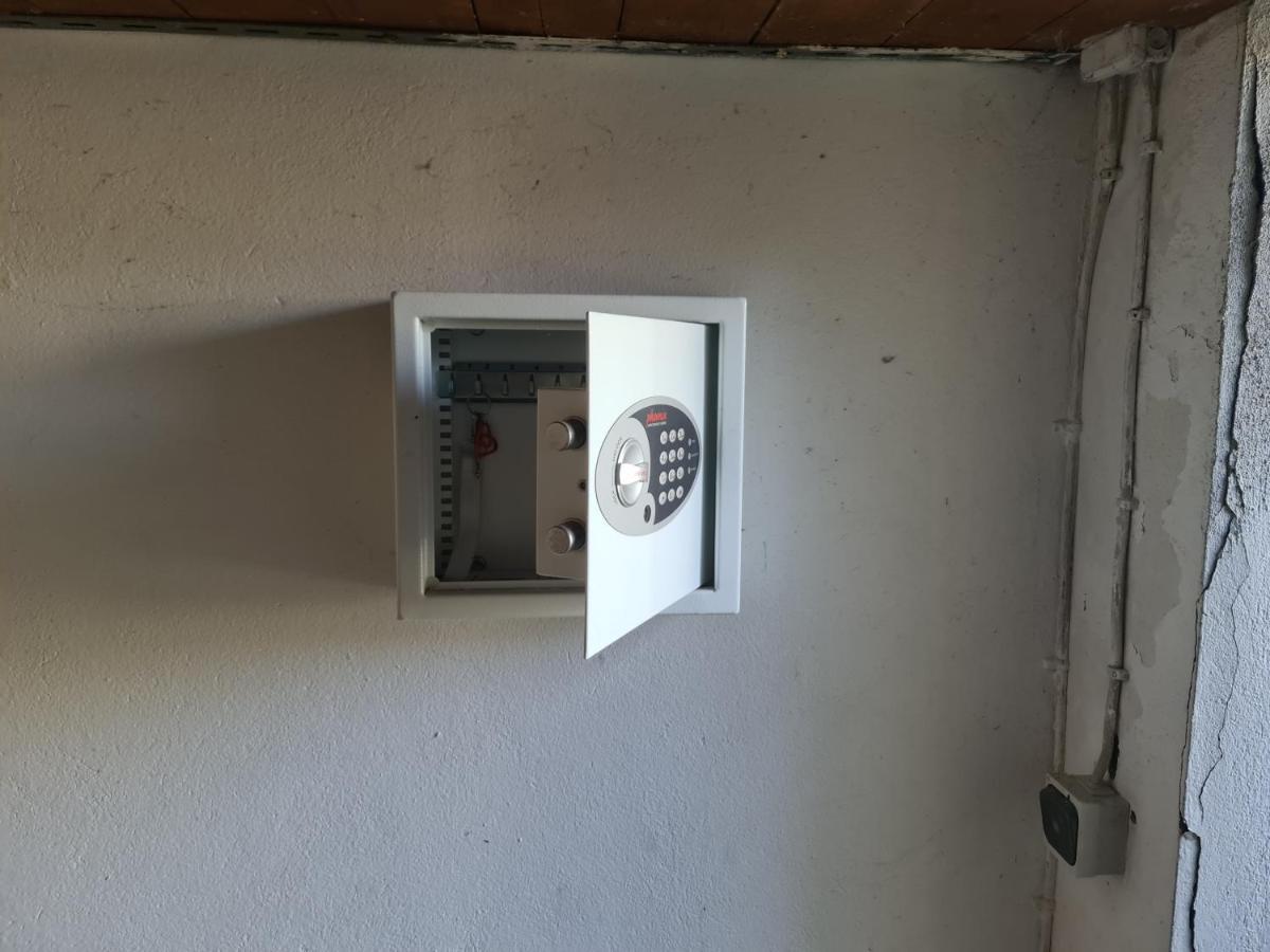 Geraeumiges Ferienhaus In Bad Salzuflen Mit Einfacher Ausstattung, Fuer Geschaeftsreisende, Gruppen Oder Familien Geeignet, 4 Schlafzimmer Eksteriør bilde