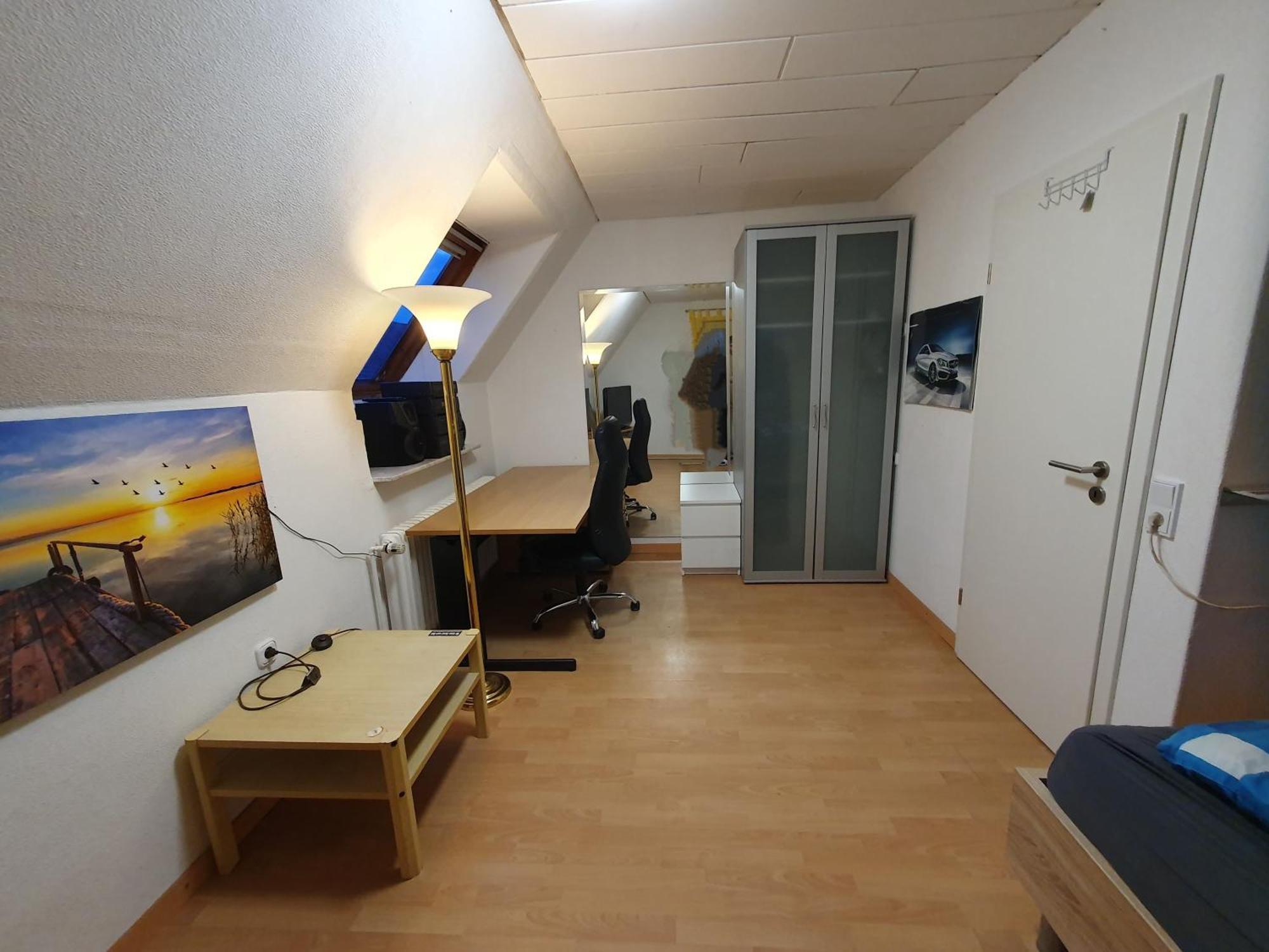 Geraeumiges Ferienhaus In Bad Salzuflen Mit Einfacher Ausstattung, Fuer Geschaeftsreisende, Gruppen Oder Familien Geeignet, 4 Schlafzimmer Eksteriør bilde