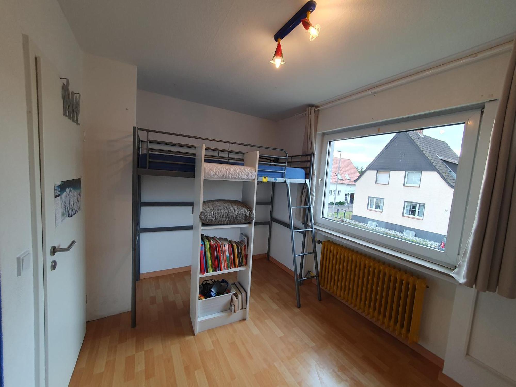 Geraeumiges Ferienhaus In Bad Salzuflen Mit Einfacher Ausstattung, Fuer Geschaeftsreisende, Gruppen Oder Familien Geeignet, 4 Schlafzimmer Eksteriør bilde